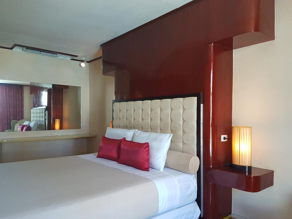 Cebu Dulcinea Hotel And Suites-Mactan Airport Hotel Đảo Mactan Ngoại thất bức ảnh