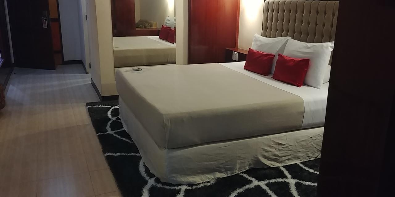 Cebu Dulcinea Hotel And Suites-Mactan Airport Hotel Đảo Mactan Ngoại thất bức ảnh